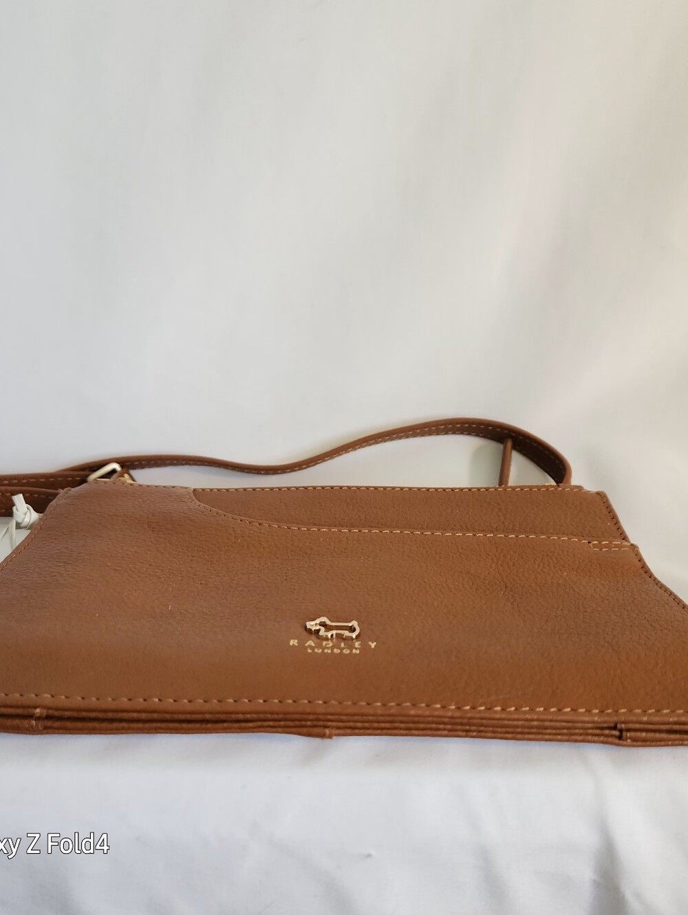 RADLEY LONDON Tan Leather Crossbody Bag with Gold Hardware - Picture 9 of 11
